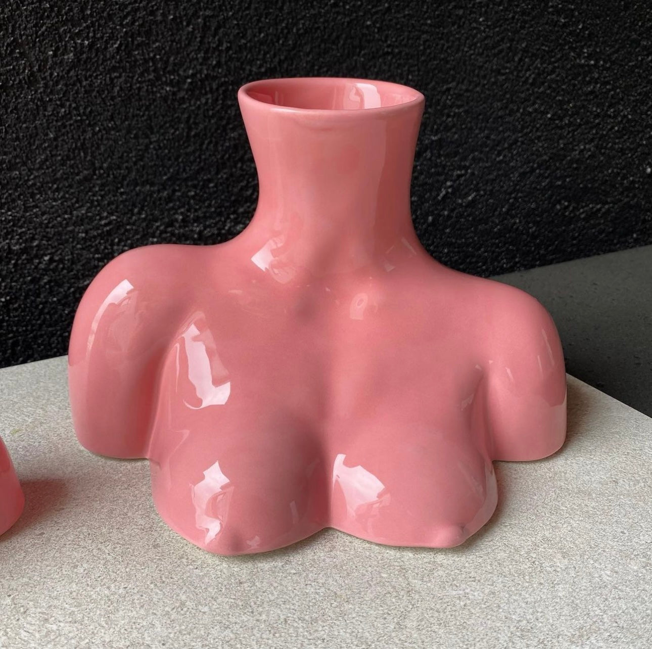 Голяма Розова Ваза Bust